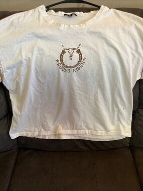 Rodeo Rider White Graphic Crop Top - Women's Casual Tee